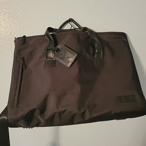 NewDraft Kings adjustable travel bag. With 2 drawstring bags and a toiletry bag.